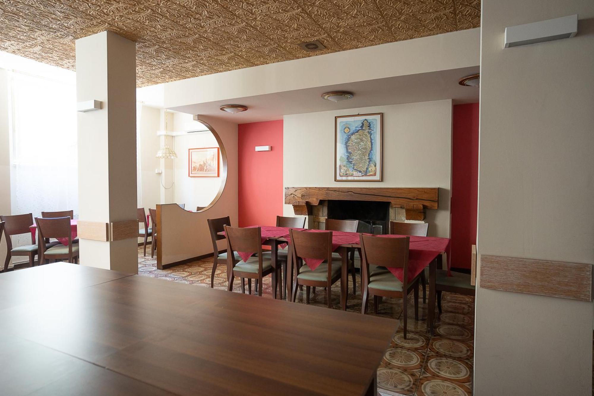 Hotel Napoleon Понтремоли Екстериор снимка