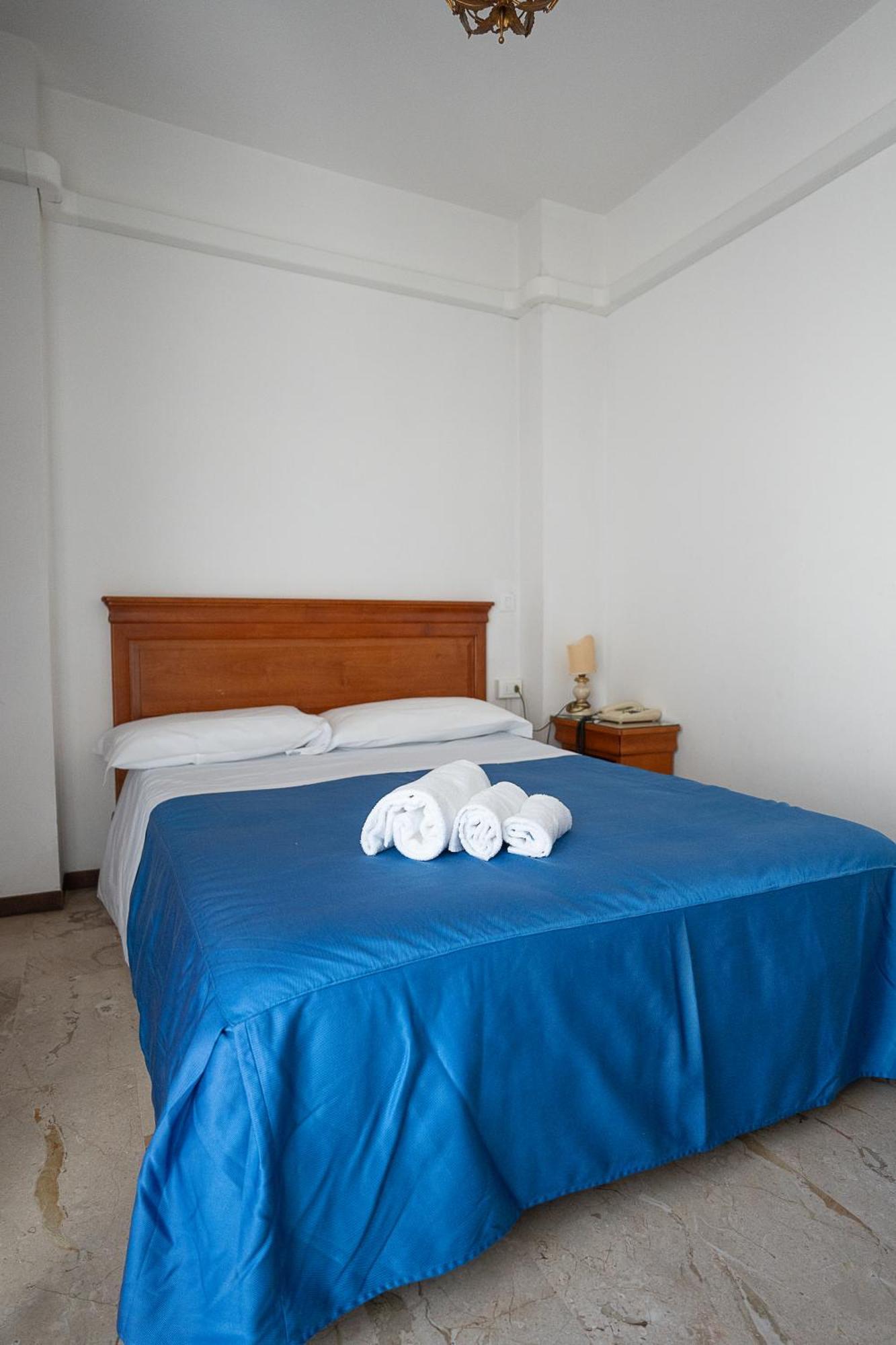 Hotel Napoleon Понтремоли Екстериор снимка