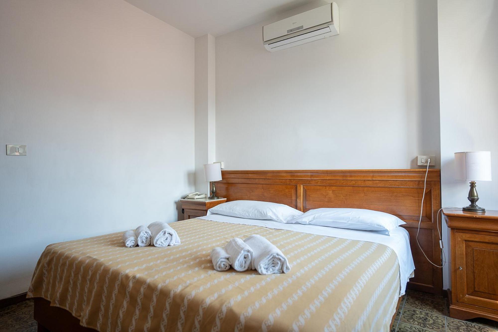 Hotel Napoleon Понтремоли Екстериор снимка